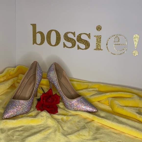 👠NWOT Liliana pumps with Swarovski crystals👠 - Picture 2 of 5